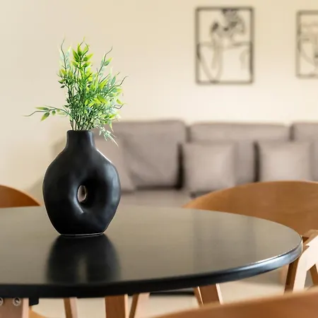 Elysee 2 Apartment