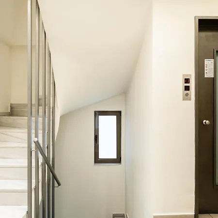 Elysee 2 Apartment *